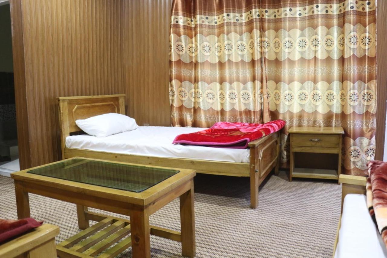 Golden Peak Guest House Gilgit Exterior foto